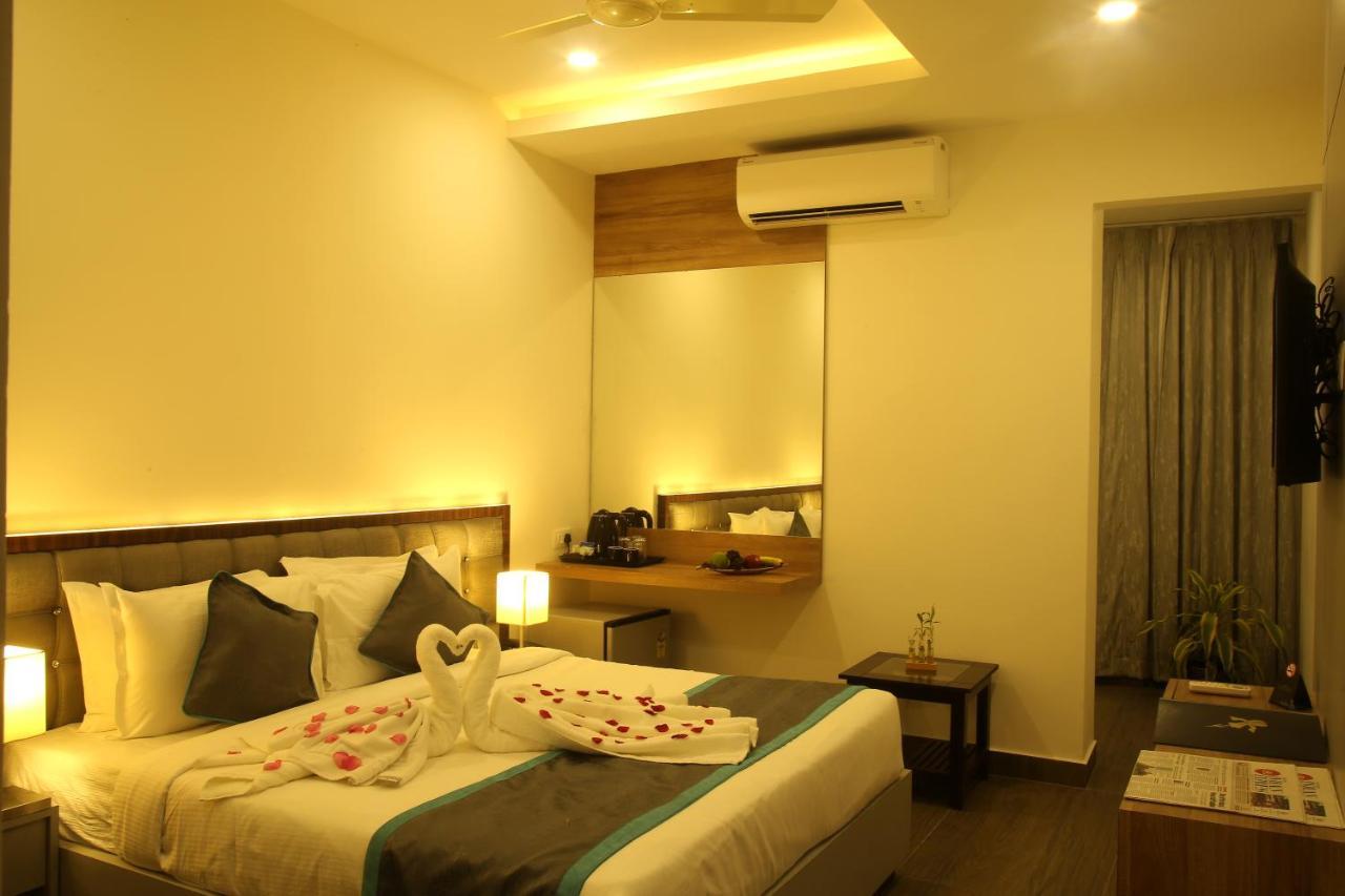 Park Iris Hotels, Mg Road Vijayawada Bagian luar foto