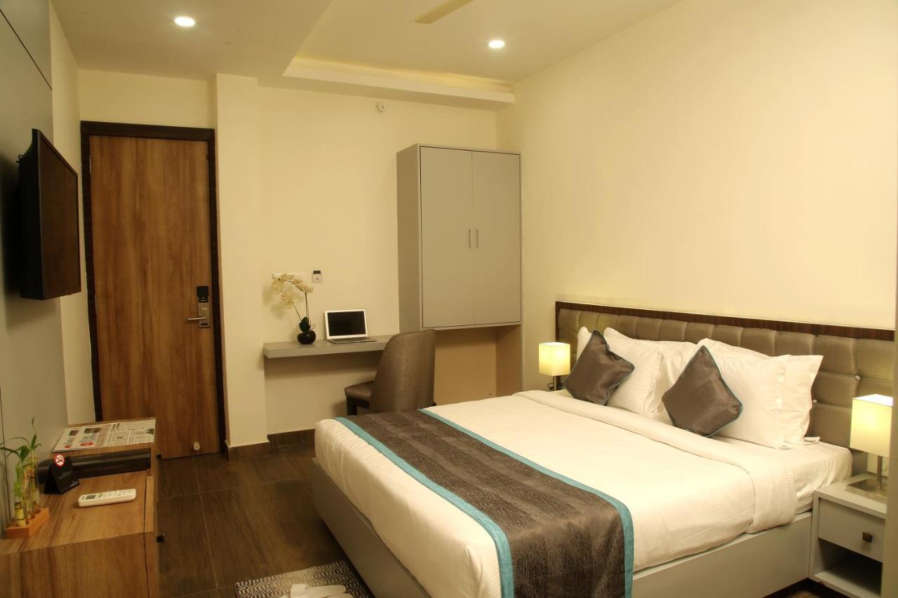 Park Iris Hotels, Mg Road Vijayawada Bagian luar foto