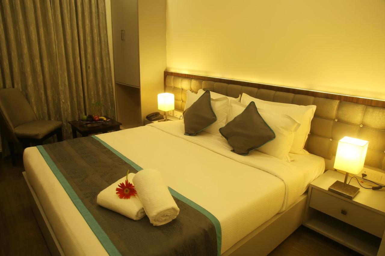 Park Iris Hotels, Mg Road Vijayawada Bagian luar foto