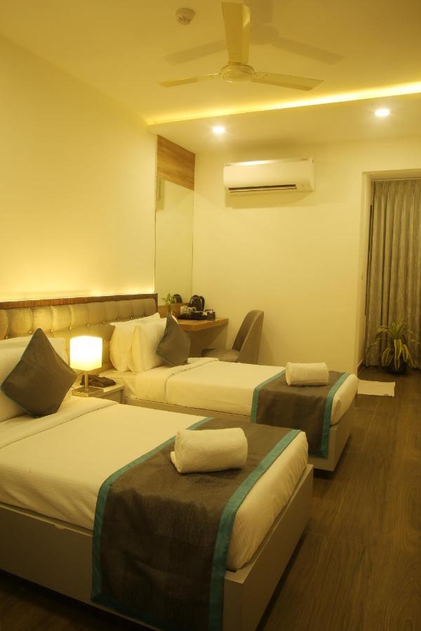 Park Iris Hotels, Mg Road Vijayawada Bagian luar foto